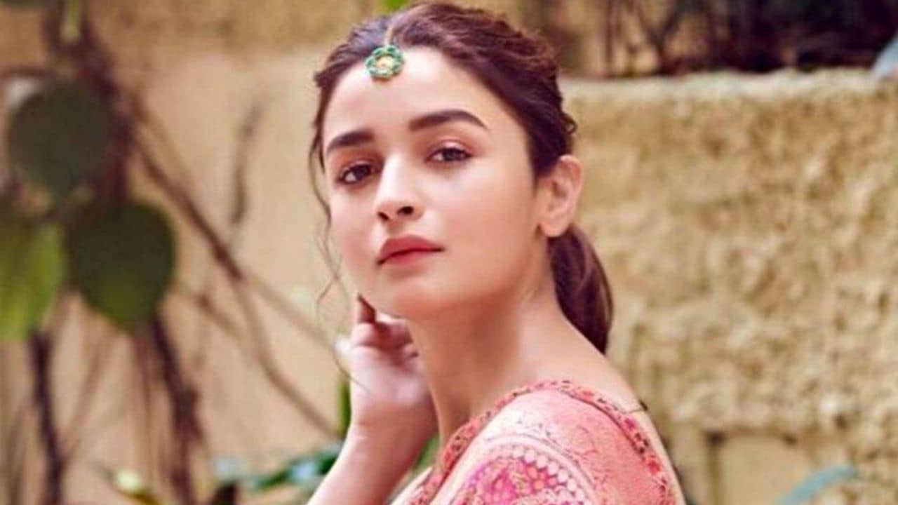 Alia Bhatt: স্বপ্ন নাকি নিজেই নিয়ন্ত্রণ করেন, আলিয়ার এই অজানা তথ্যগুলি জানলে চমকে যাবেন