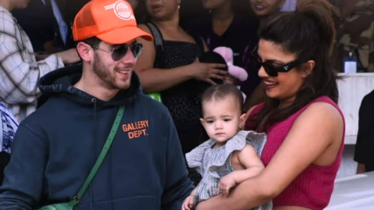 Priyanka Chopra: বাচ্চার সঙ্গে এ কী ! প্রথম বার মেয়েকে নিয়ে দেশে আসতেই প্রিয়াঙ্কাকে তুলোধনা