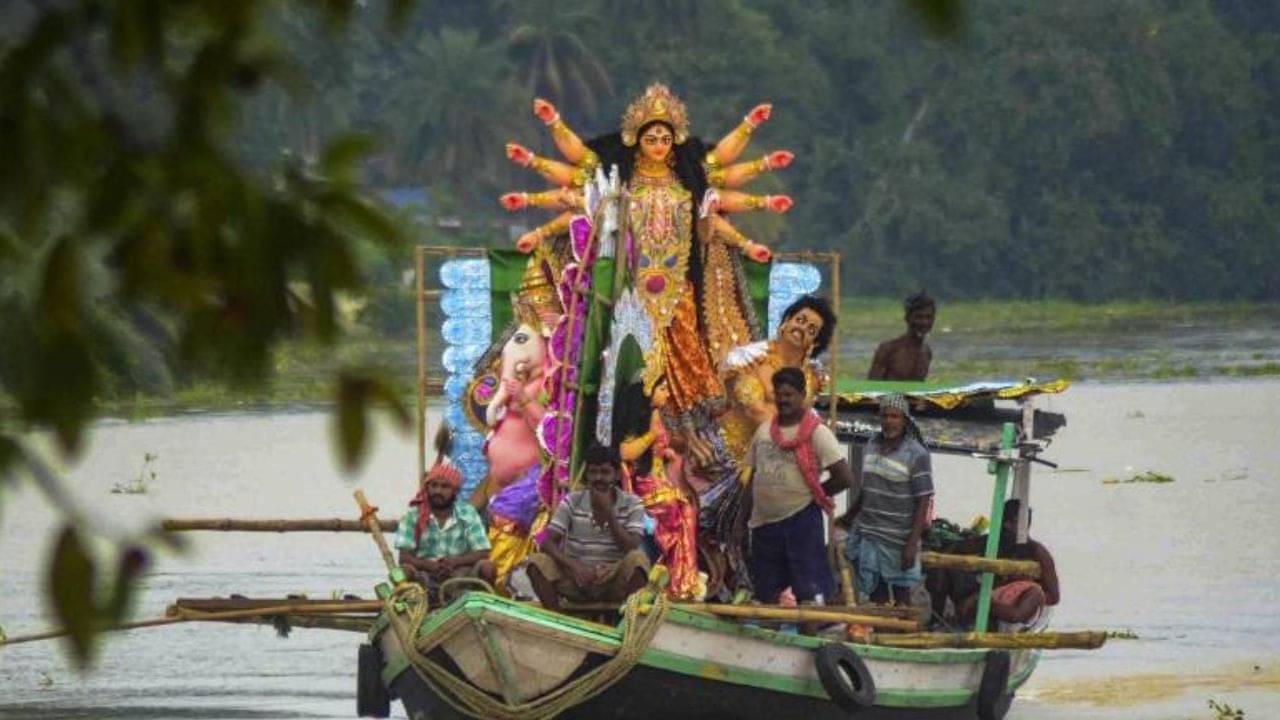 Vehicles of Durga:  নয় রূপে পূজিত হন দশভুজা, এবার কোন বাহনে চড়ে মর্ত্যে আগমন?