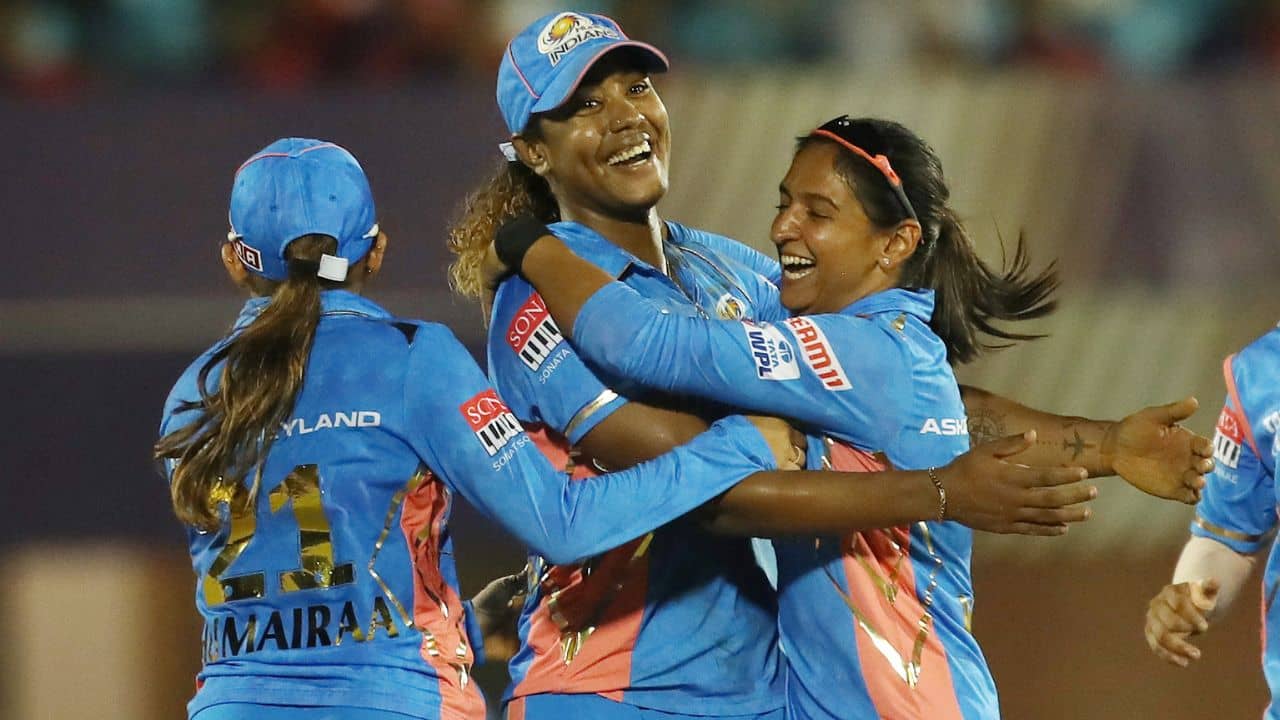 MI vs DC FINAL, WPL 2023 : অবশেষে ক্যাপ্টেন্সি দ্বৈরথে জয়; ল্যানিংয়ের দিল্লিকে হারিয়ে চ্যাম্পিয়ন হরমনপ্রীতের মুম্বই