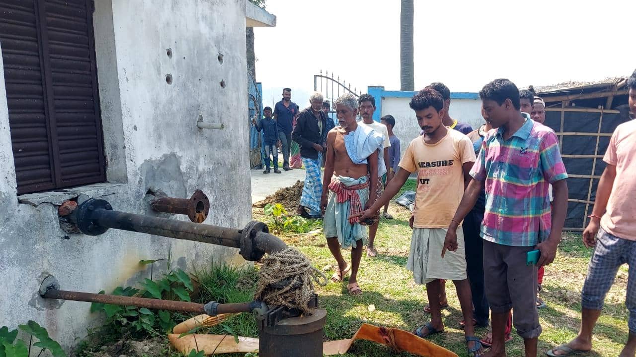 Civic Volunteer : ‘সিভিক’ ছেলের ভয় দেখিয়ে সরকারি পানীয় জল বিক্রির অভিযোগ, ‘সব মিথ্যা অভিযোগ’, বলছেন অভিযুক্ত অপারেটর