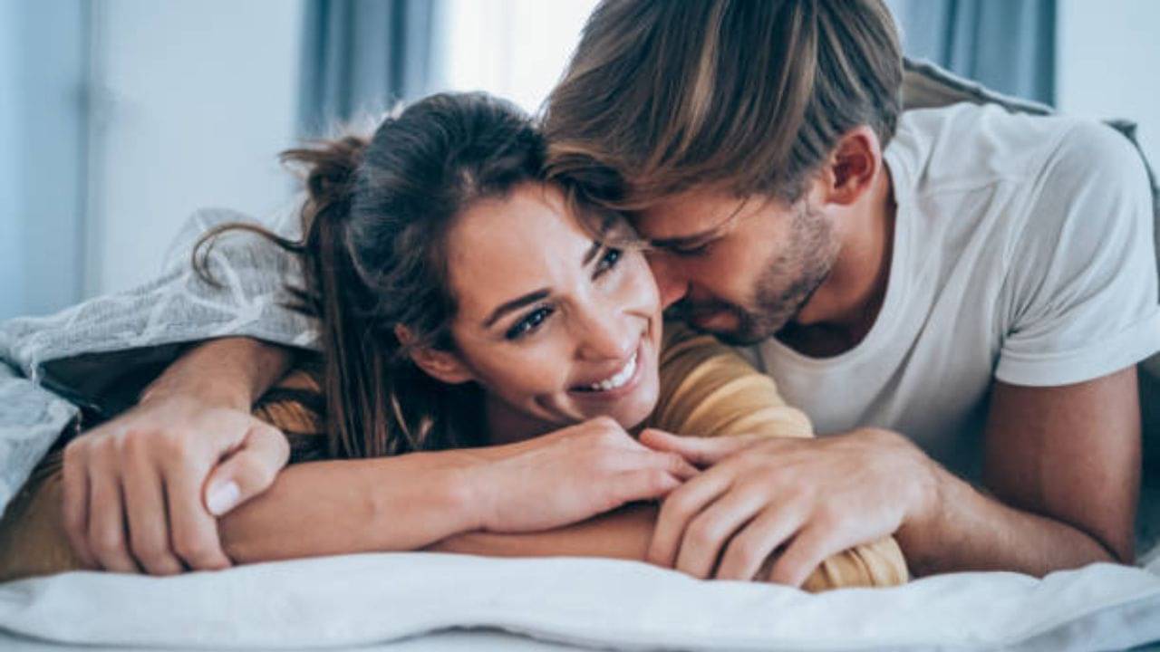 Ayurveda on Sexual Health: বসন্তই যখন যৌনমিলনের সেরা মরশুম, কিন্তু দিনের কোন সময়ে সঙ্গীকে আদর করবেন?