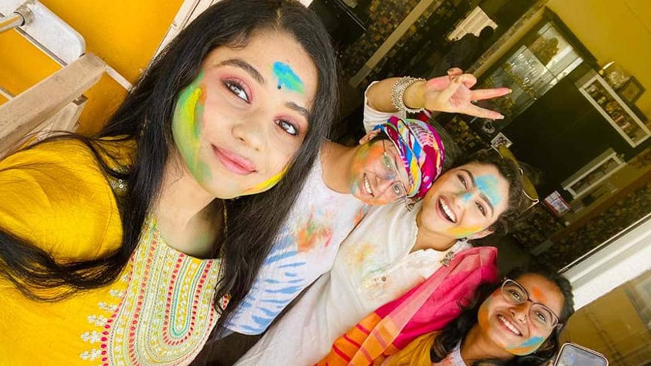 Aindrila Sharma: গত বছরের স্মৃতিতে ফিরে গিয়ে মৃতা ঐন্দ্রিলার বান্ধবী লিখলেন, সব পার্টি ডিউ হয়ে যাচ্ছে...