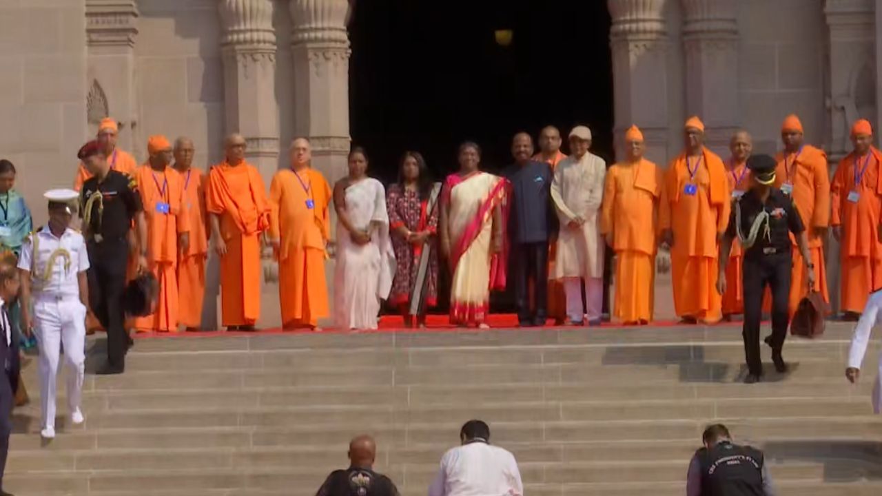 President Draupadi Murmu: ঐতিহাসিক সন্ধিক্ষণ, বেলুড় মঠ পৌঁছলেন রাষ্ট্রপতি মুর্মু
