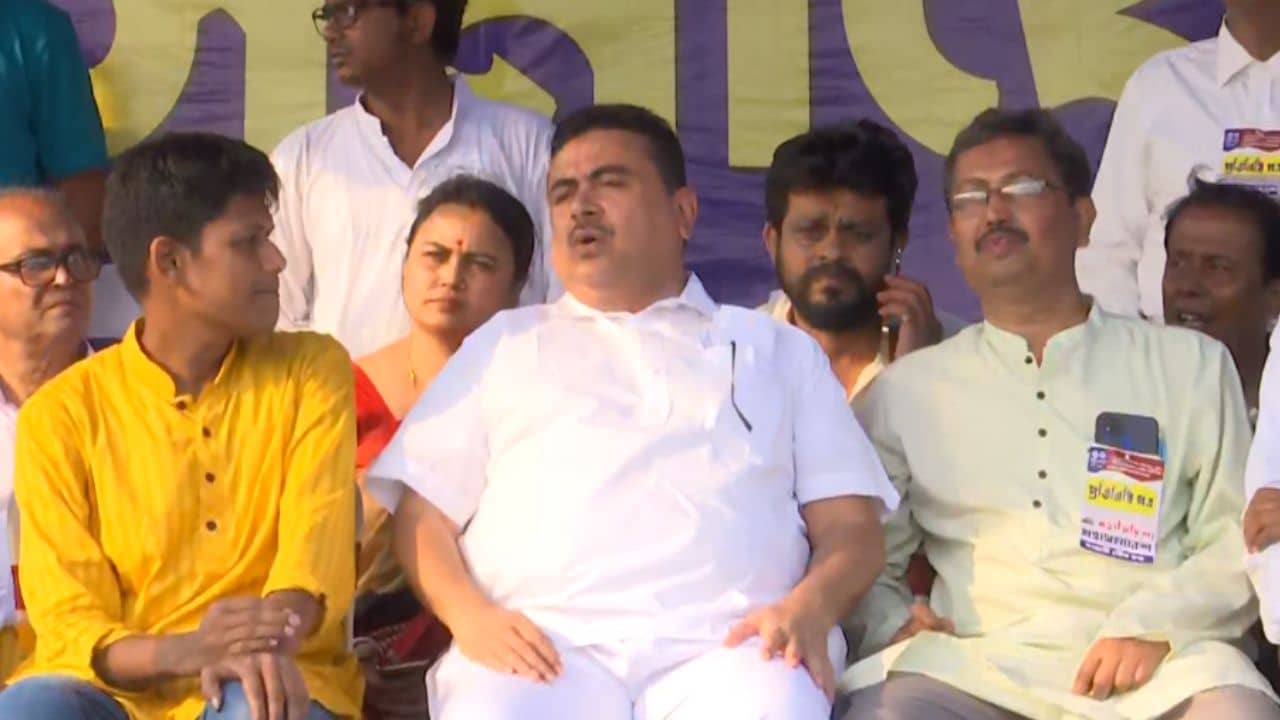 DA Protest: পথই পথ দেখাবে, পথ আপনারা ছাড়বেন না, ডিএ মঞ্চে বললেন শুভেন্দু