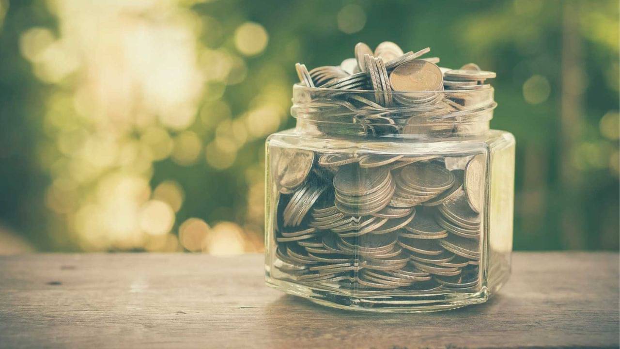 Garuda Purana: যখন-তখন দান করবেন না! অর্থকষ্ট এড়াতে দানকর্ম করার সঠিক নিয়ম জানাচ্ছে গরুড় পুরাণ