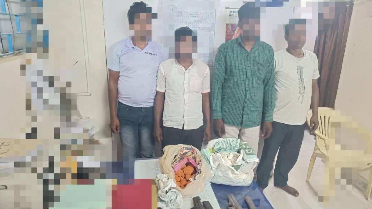 Arms Recovered: পঞ্চায়েত নির্বাচনের আগে সীমান্ত এলাকা থেকে উদ্ধার অস্ত্র-বিস্ফোরক