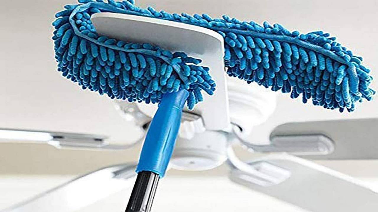 Fan Cleaning Duster: চেয়ার-টেবিলে উঠে ফ্যান পরিষ্কারের দিন শেষ, এই ডাস্টারে মিনিটে চকচকে হবে সব