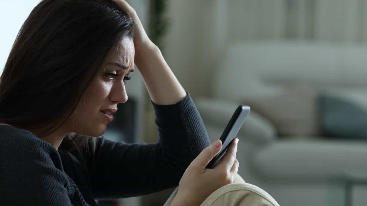 Phone Hang Solution: কাজের সময় বারবার ফোন হ্যাং? ঝঞ্ঝাট থেকে মুক্তি মিলবে এই টিপসে Phone Hang Solution: কাজের সময় বারবার ফোন হ্যাং? ঝঞ্ঝাট থেকে মুক্তি মিলবে এই টিপসে