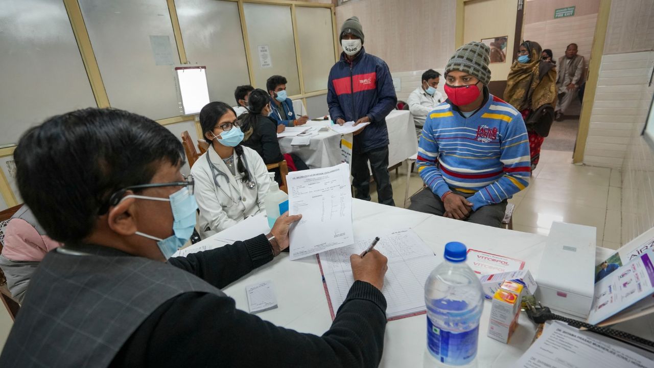 Centre's Advisory on Influenza: H3N2 ভাইরাসের প্রকোপেই ঘরে ঘরে জ্বর-সর্দি-কাশি, সংক্রমণ রুখতে কী কী করবেন, জানাল কেন্দ্র Centre's Advisory on Influenza: H3N2 ভাইরাসের প্রকোপেই ঘরে ঘরে জ্বর-সর্দি-কাশি, সংক্রমণ রুখতে কী কী করবেন, জানাল কেন্দ্র