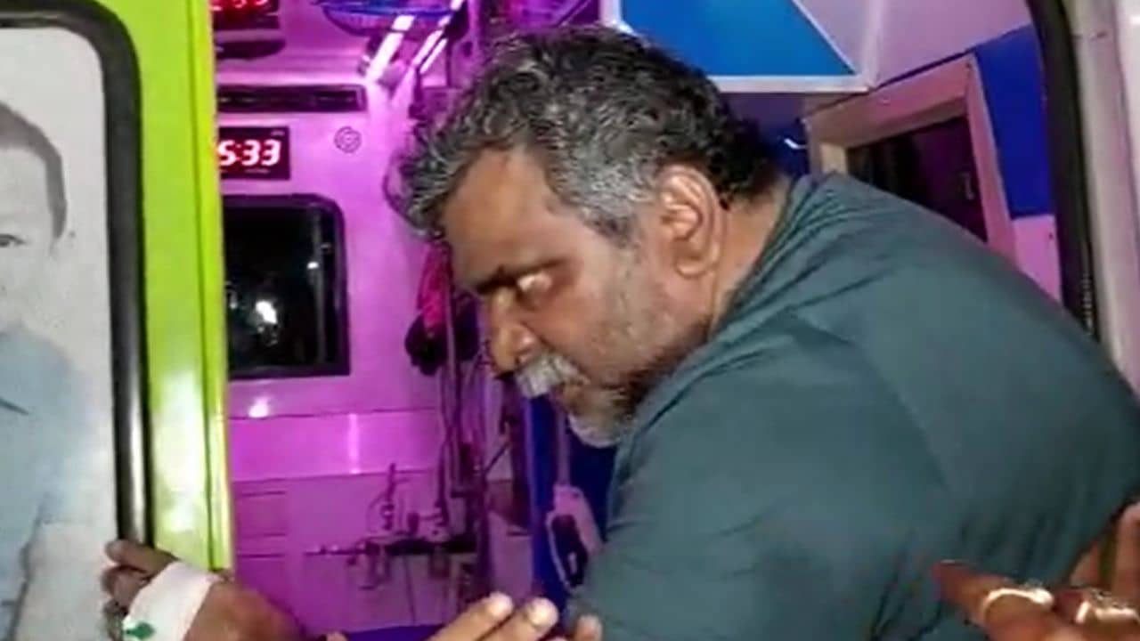 Jitendra Tiwari: আপনারা আমাকে মেরে ফেলতে চাইছেন, মাঝরাতে অ্যাম্বুল্যান্সে তুমুল চিৎকার জিতেন্দ্র তিওয়ারির