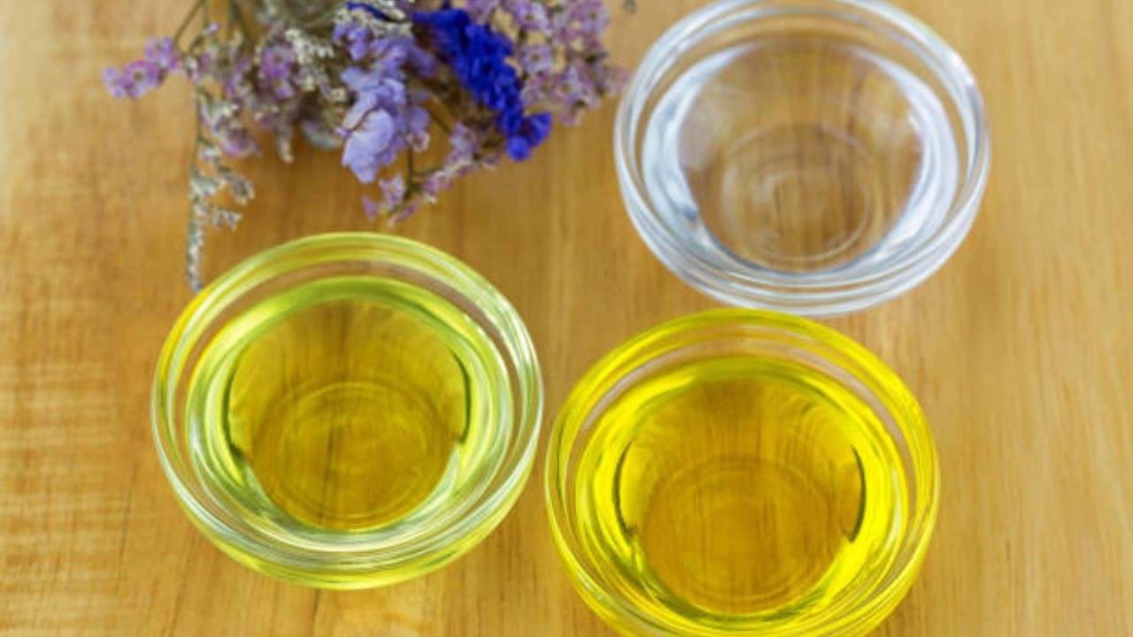 Jojoba Oil: শুধু চুলের যত্নেই নয়, ত্বকের যত্ন নিতেও ব্যবহার করুন জোজোবা অয়েল