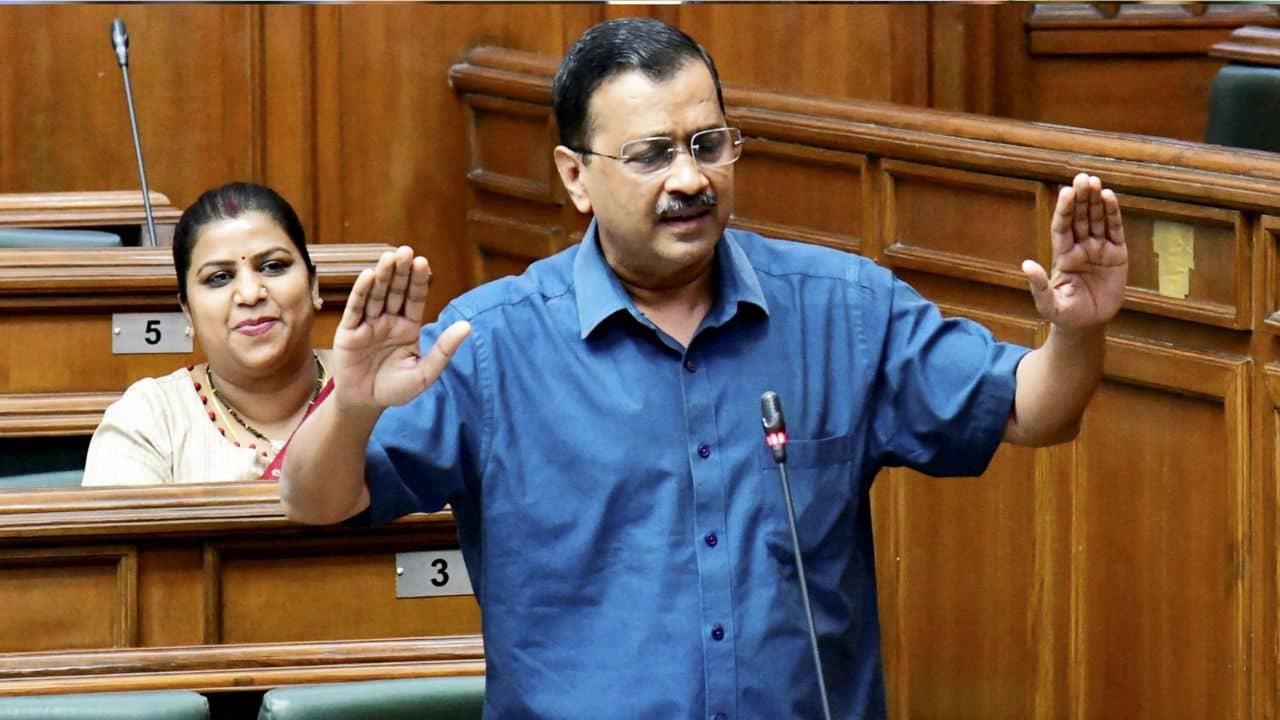 Arvind Kejriwal: আপাদমস্তক অশিক্ষিতে ভর্তি, বাজেটে কেন্দ্রের আপত্তি নিয়ে তোপ কেজরীবালের