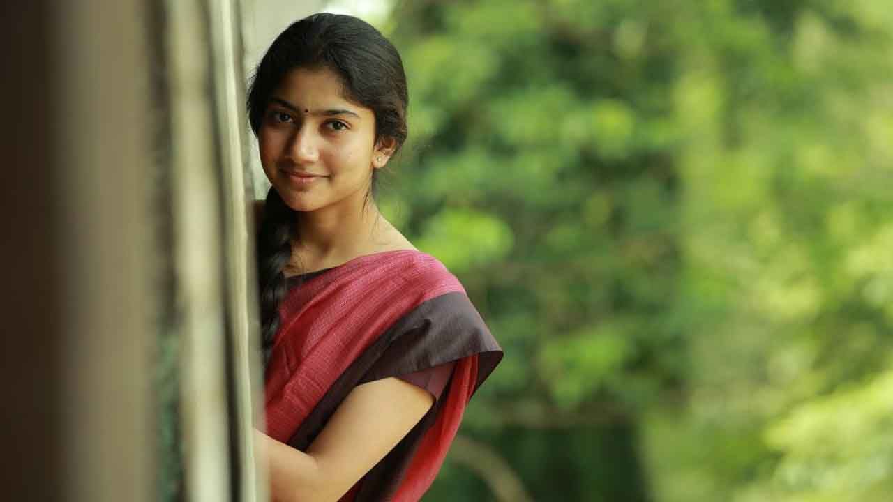 Sai Pallavi: কেবল শরীর স্পর্শ নয়, মুখে কিছু বললেও সেটা মিটু অভিযোগ হতে পারে: সাঁই পল্লবী