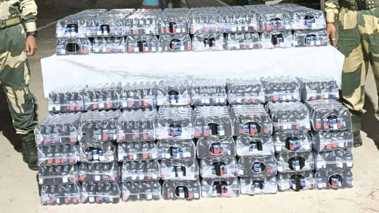 Cough Syrup: বাংলাদেশে পাচারের ছক, স্কুল চত্বর থেকে উদ্ধার ৭ লক্ষ টাকার নিষিদ্ধ কাফ সিরাপ