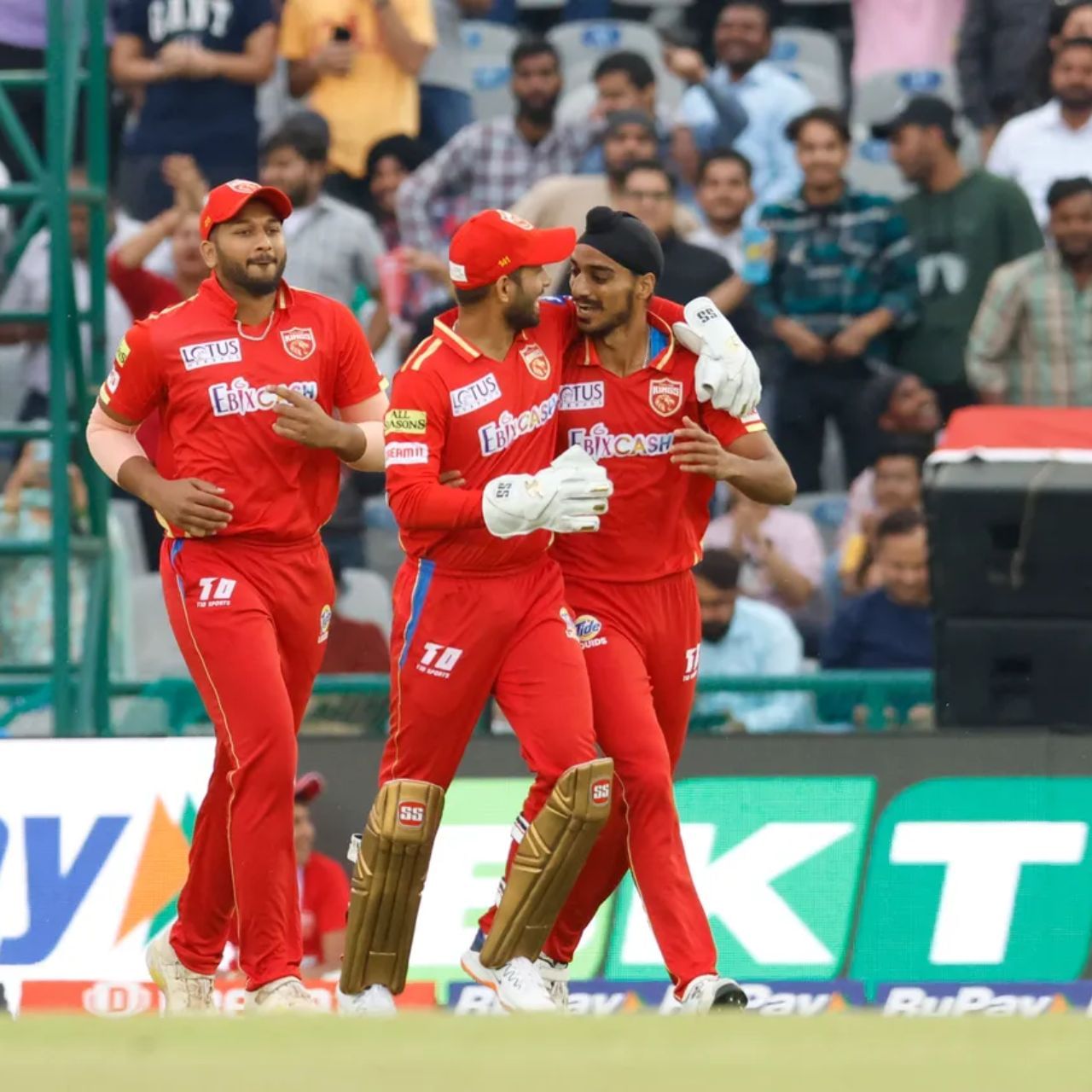 পঞ্জাব শিবিরে নজর থাকবে বাঁ-হাতি পেসার অর্শদীপ সিংয়ের দিকে। প্রথম ম্যাচে ৩ উইকেট নিয়েছিলেন। রাজস্থান ওপেনার জস বাটলারের বিরুদ্ধে অর্শদীপের রেকর্ড খুবই ভালো। (ছবি : আইপিএল)