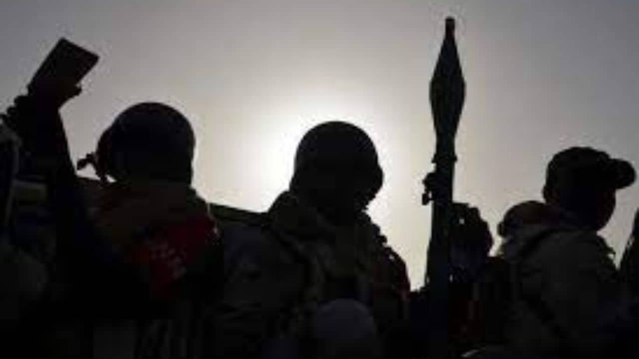 Al Qaeda: বাংলায় ফের সন্দেহভাজন আল কায়দা জঙ্গি গ্রেফতার, আত্মীয়ের বাড়িতে আসতেই পাকড়াও STF-এর