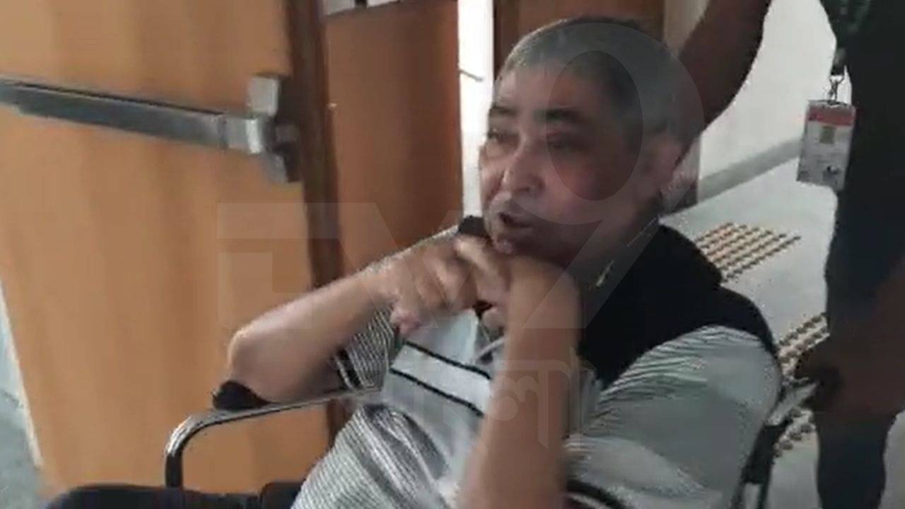 Anubrata Mondal: কেমন আছেন? হুইল চেয়ারে বসেই উত্তর দিলেন কেষ্ট মণ্ডল