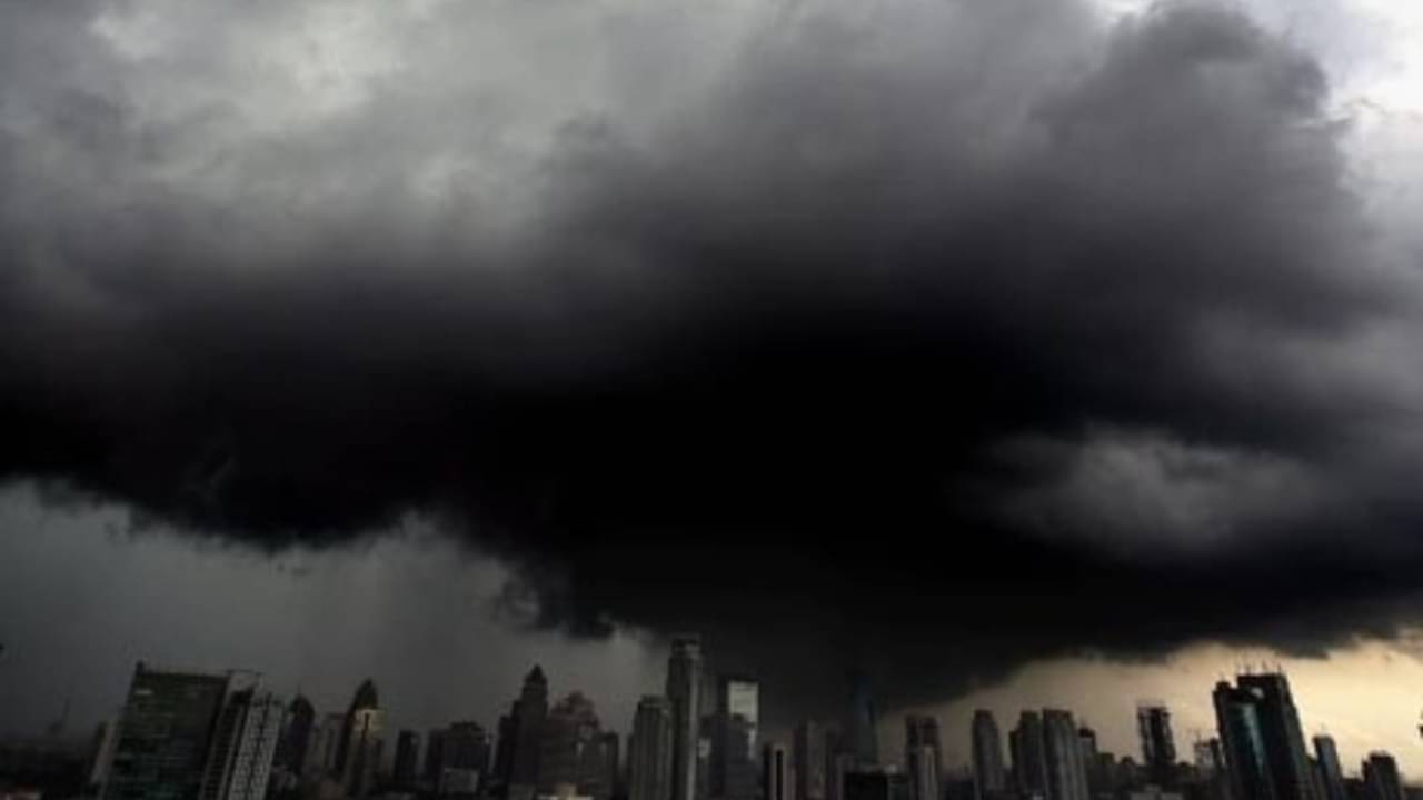 Cyclone Mocha: মোখায় সিঁদুরে মেঘ, রাত পোহালেই স্পেশাল কন্ট্রোল রুম খুলে যাচ্ছে লালবাজারে