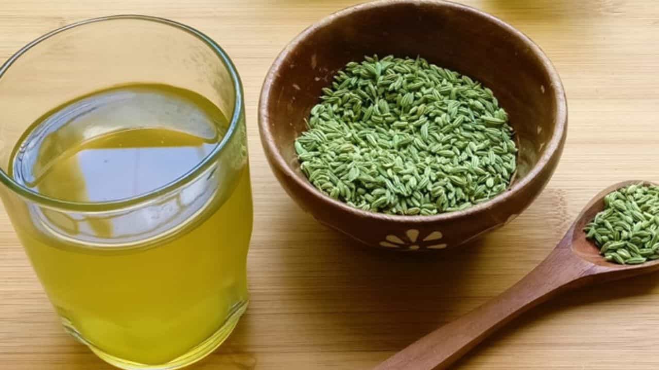 Desi Detox Drinks: গরমে আজও মা-ঠাকুমাদের ভরসা মৌরি-মিছরির জল, কাঠফাটা রোদে স্বস্তি দেবে এই দেশি ডিটক্স ওয়াটার