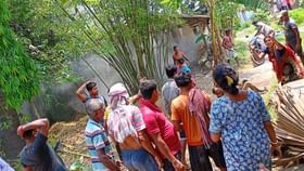 Blast in firecrackers factory: এগরায় বাজি কারখানায় বিস্ফোরণ, অগ্নিদগ্ধ হয়ে মৃত ১ ও আহত ২ Blast in firecrackers factory: এগরায় বাজি কারখানায় বিস্ফোরণ, অগ্নিদগ্ধ হয়ে মৃত ১ ও আহত ২