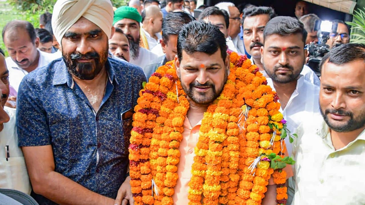 Brij Bhushan: ব্রিজভূষণের বিরুদ্ধে মিথ্যা অভিযোগ করেছিলাম, চাঞ্চল্যকর স্বীকারোক্তি কুস্তিগিরের বাবার