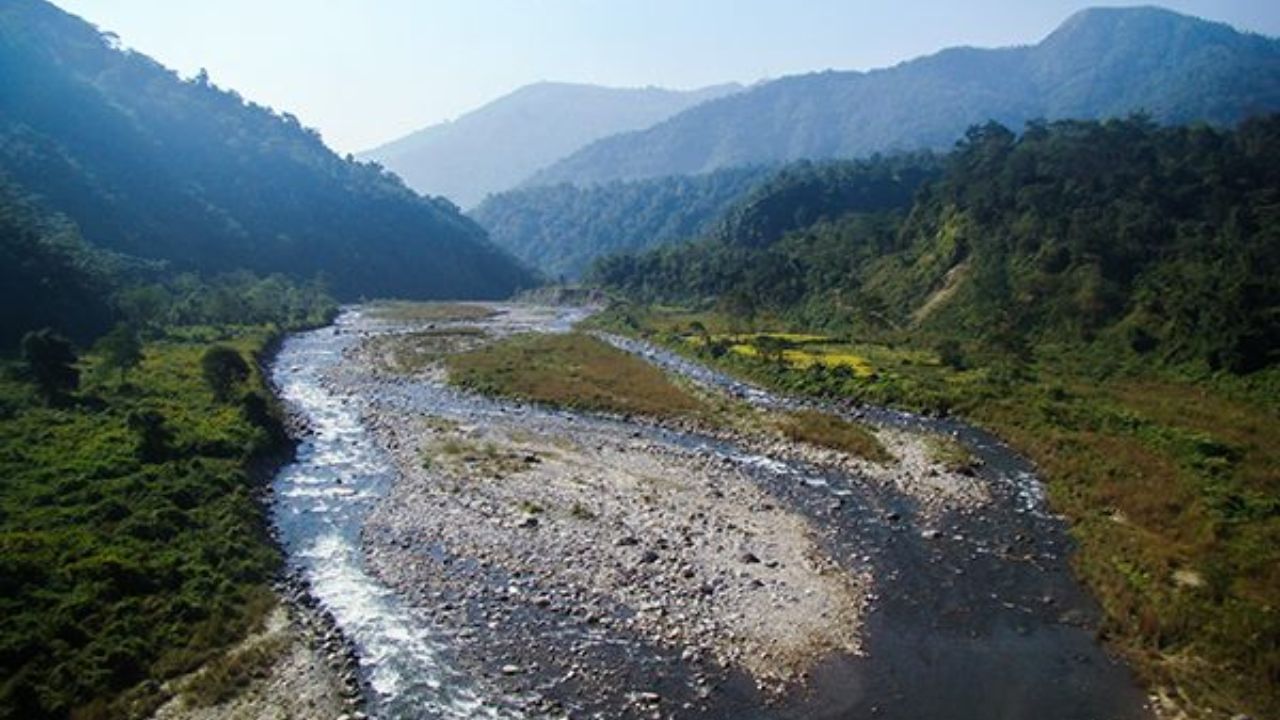 Mirik: মিরিকের কাছে এক চিলতে সবুজ গ্রাম, গ্রীষ্মের ছুটির পারফেক্ট ডেস্টিনেশন বানকুলুং