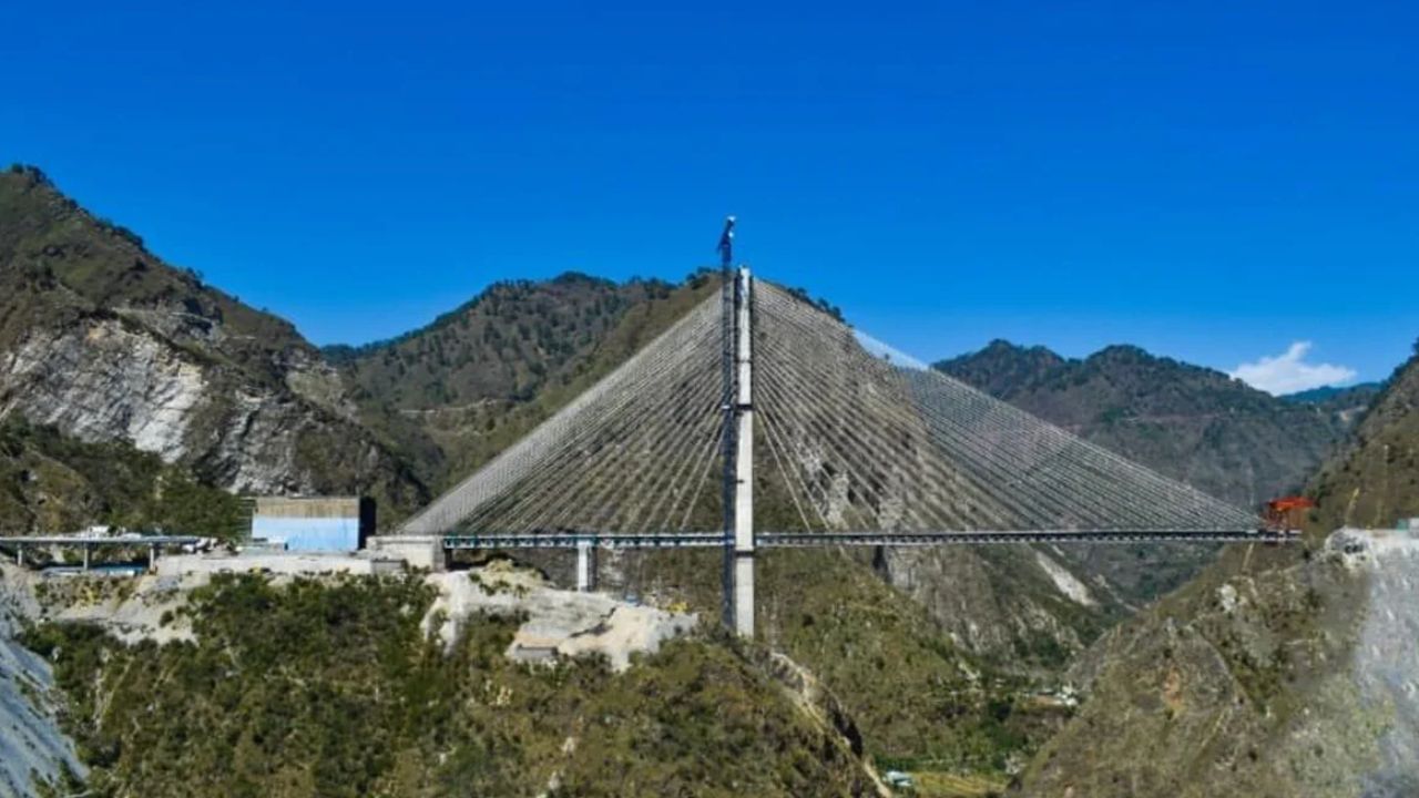 Cable-stayed Rail Bridge: দেশের প্রথম কেবল রেলসেতু প্রস্তুত, ভিডিয়ো পোস্ট রেলমন্ত্রীর