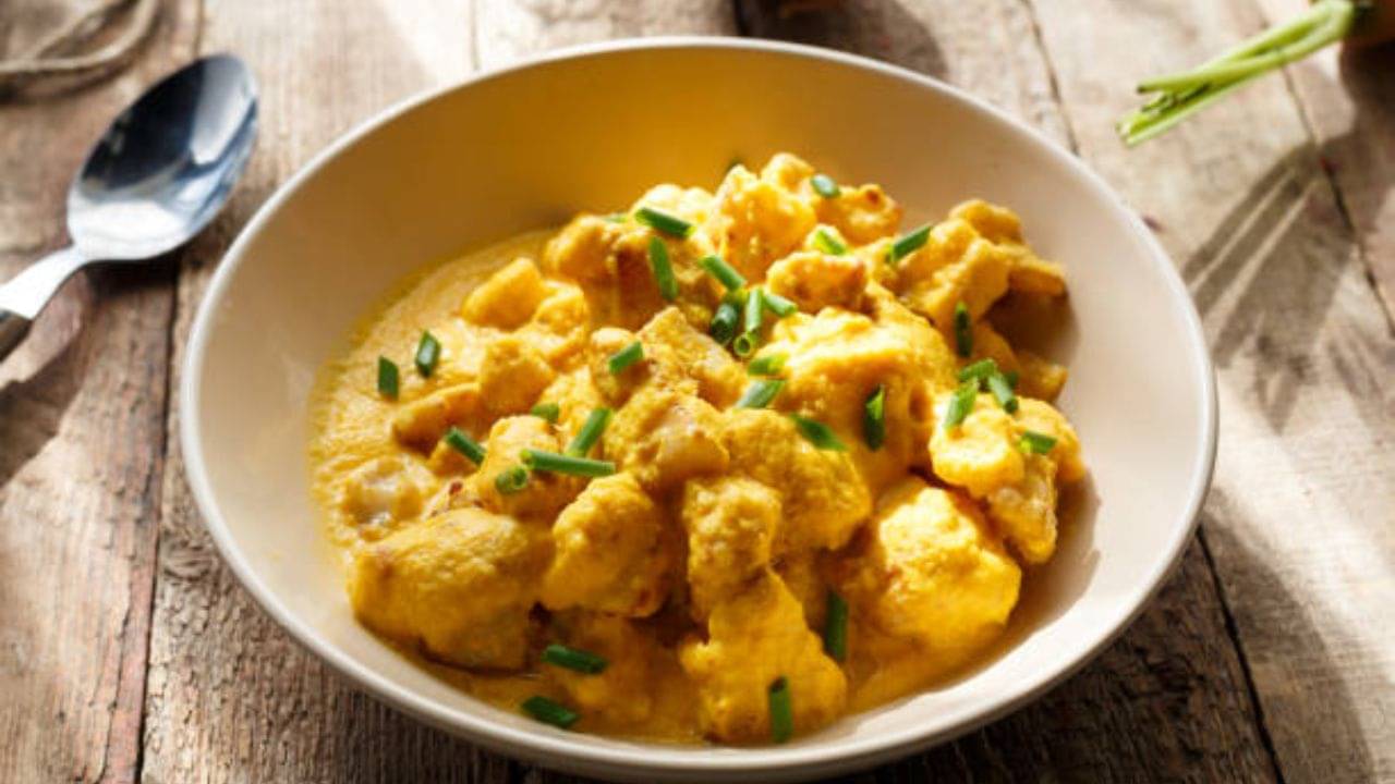 Bengali Dahi Chicken: মাত্র এই সহজ তিন স্টেপেই বানিয়ে নিন দই চিকেন, গরমে খেতে ভাল আর শরীরেরও আরাম