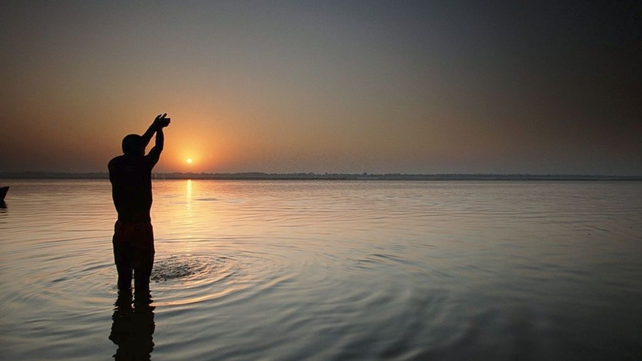 Ganga Saptami 2023: গঙ্গায় এক ডুবেই পুণ্যলাভ হবে এদিন! কীভাবে গঙ্গাস্নান-দান ও পুজো করবেন, জেনে নিন..