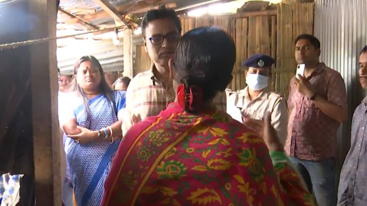 Gazole Minor Harassment: ‘সরকারের তরফে কোনও সুবিধা পাইনি,আজ কেন এসেছেন?’ রাজ্যের কমিশনের বিরুদ্ধে ক্ষোভ উগরে দিলেন নির্যাতিতার মা