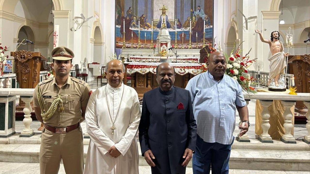 C. V Anand Bose at Delhi Church: ইস্টার সানডে-তে দিল্লির গির্জায় গিয়ে 'আশা ও শান্তি'র বার্তা বাংলার রাজ্যপালের