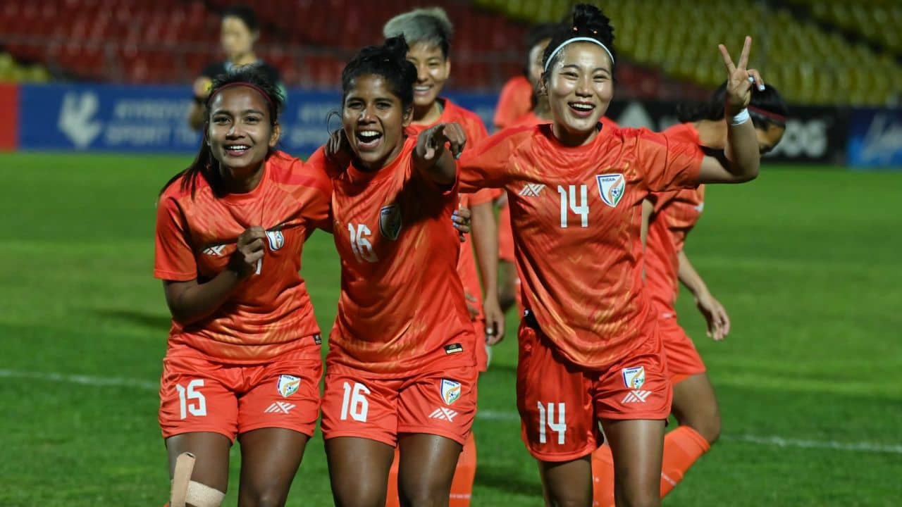 Indian Football: ৪ দিনে ৯ গোল কিরঘিজস্তানকে, অলিম্পিকের স্বপ্ন দেখাচ্ছে ভারতের মেয়েরা!