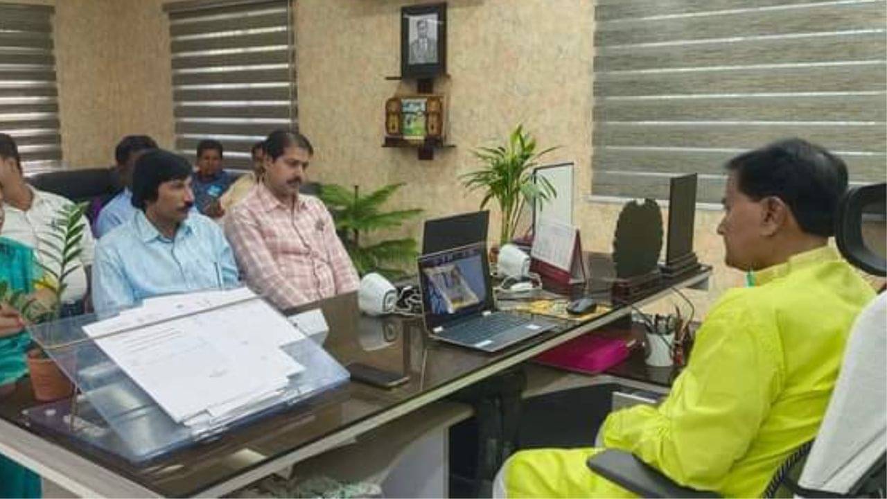 Idris Ali: বিডিও-র ঘরে বসা ছবি কে ভাইরাল করেছিল? দলের এই নেতার দিকেই আঙুল ইদ্রিসের