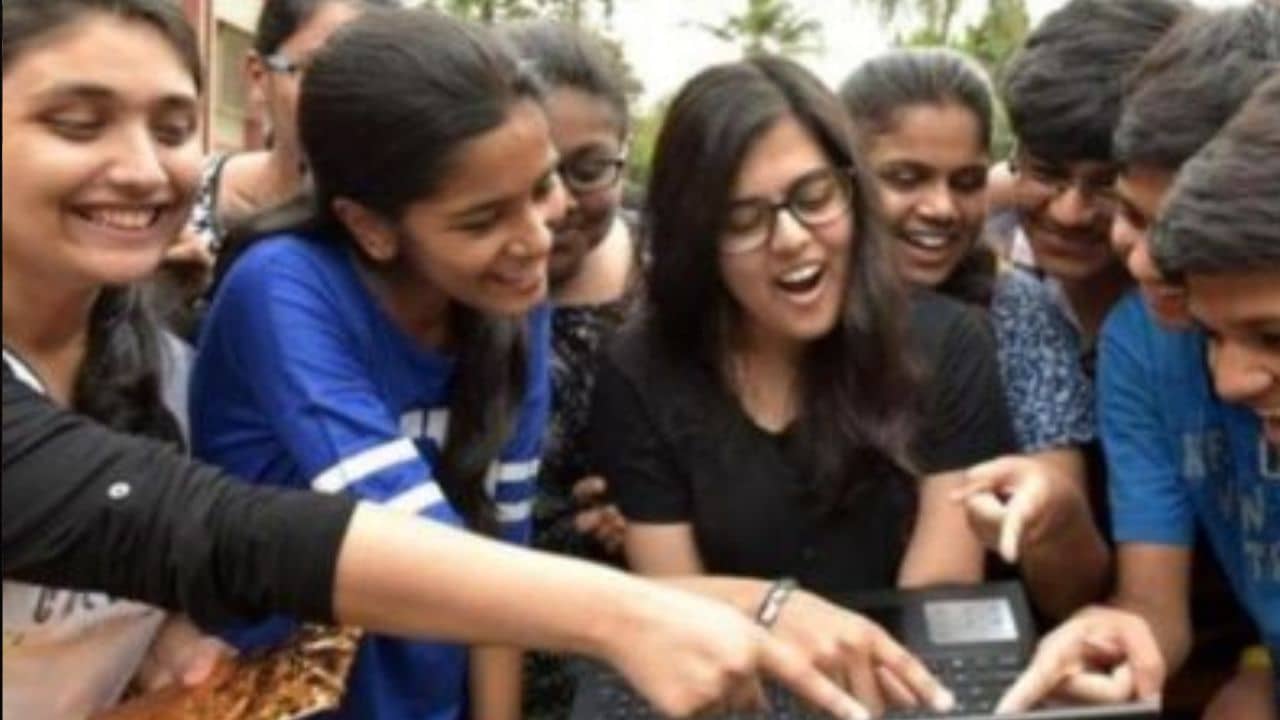 JEE মেইনস পরীক্ষায় ৪৩ জন পেয়েছে ১০০ শতাংশ নম্বর, কাট অফ কত উঠেছিল?