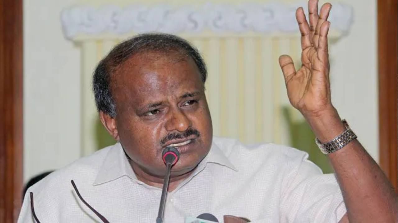 HD Kumaraswamy: নির্বাচনের আগে অসুস্থ হয়ে হাসপাতালে ভর্তি কর্নাটকের প্রাক্তন মুখ্যমন্ত্রী কুমারস্বামী, অবস্থা স্থিতিশীল