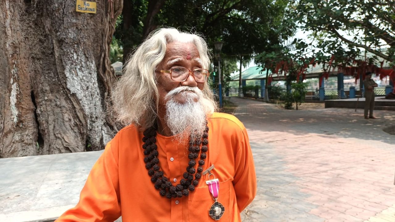 Mangalakanta Roy: অভিষেকের 'নবজোয়ারে' এসে ফ্লাইট মিস, 'মন কি বাত' অনুষ্ঠানে যেতে মঙ্গলাকান্তকে টিকিট কেটে দিল তৃণমূল