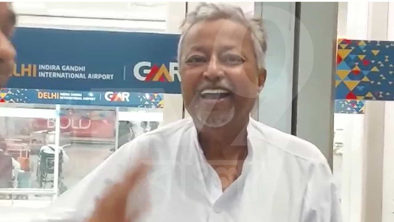 Mukul Roy: হঠাৎ দিল্লিতে মুকুল, ফের দলবদলের ইঙ্গিত? Mukul Roy: হঠাৎ দিল্লিতে মুকুল, ফের দলবদলের ইঙ্গিত?