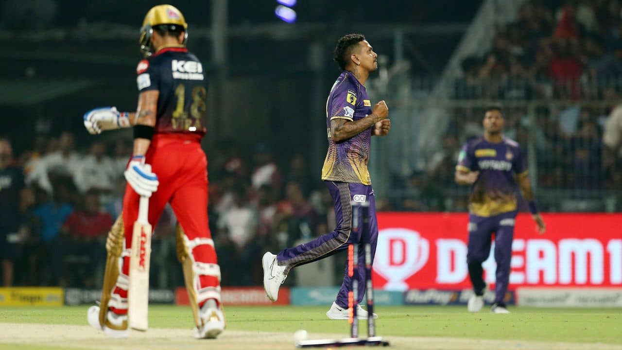 KKR vs RCB : স্পিনের ফাঁদে বিরাট কোহলি, মাইলফলকের ম্যাচে নারিনের গিফ্ট!