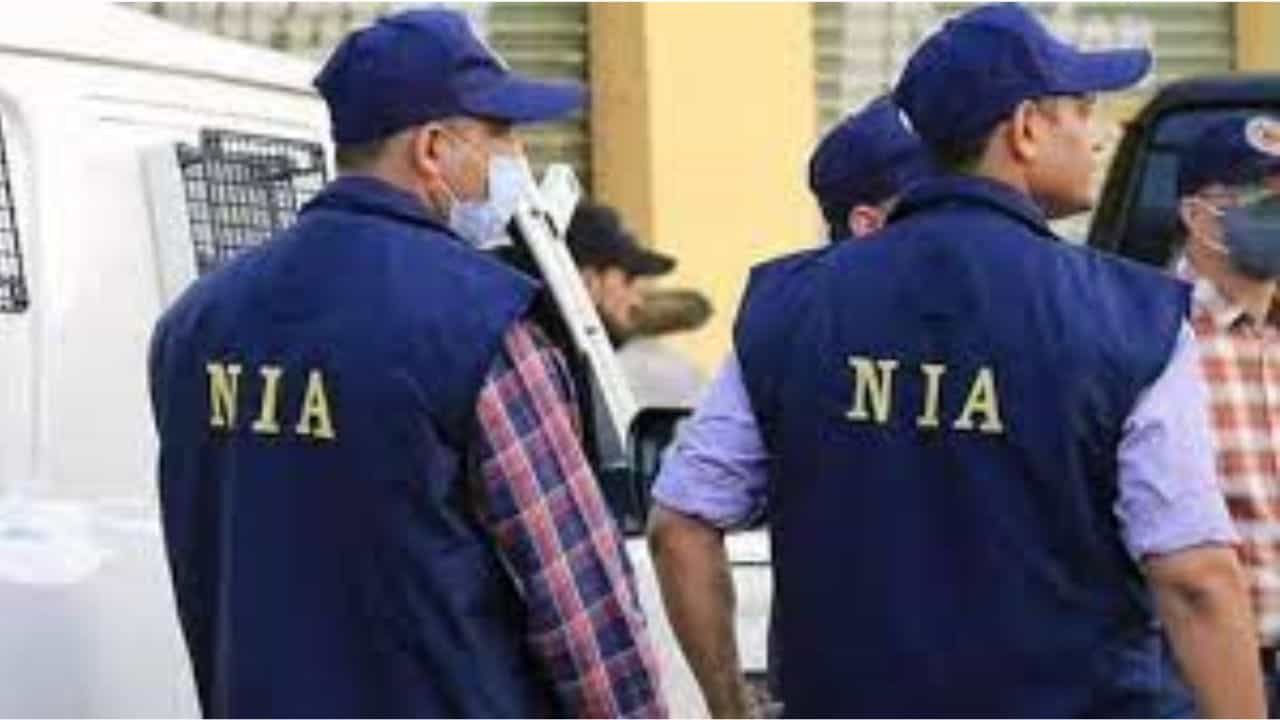 NIA: বীরভূম না বিস্ফোরক-ভূম? ১৭ পেটি জিলেটিন স্টিক উদ্ধারে এবার আসরে নামল NIA NIA: বীরভূম না বিস্ফোরক-ভূম? ১৭ পেটি জিলেটিন স্টিক উদ্ধারে এবার আসরে নামল NIA