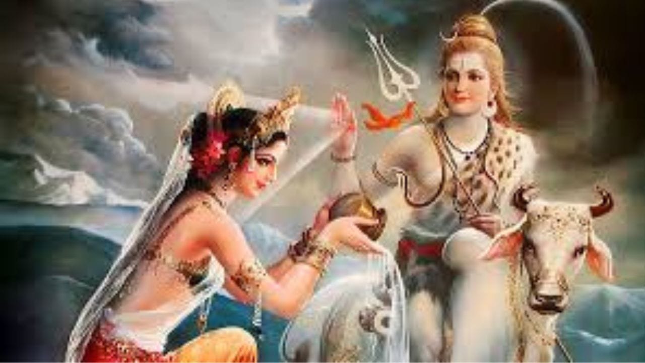  লাল কাপড়ে মুড়ে সেই নীলের মূর্তি নিয়ে সামর্থ্য অনুযায়ী বাড়ি বাড়ি ঘোরার রীতিও এখনও পশ্চিমবঙ্গ ও বাংলাদেশের অনেক জায়গায় প্রচলিত। নীল সন্ন্যাসীরাই বাড়ি বা ভিক্ষে করে থাকেন। 
