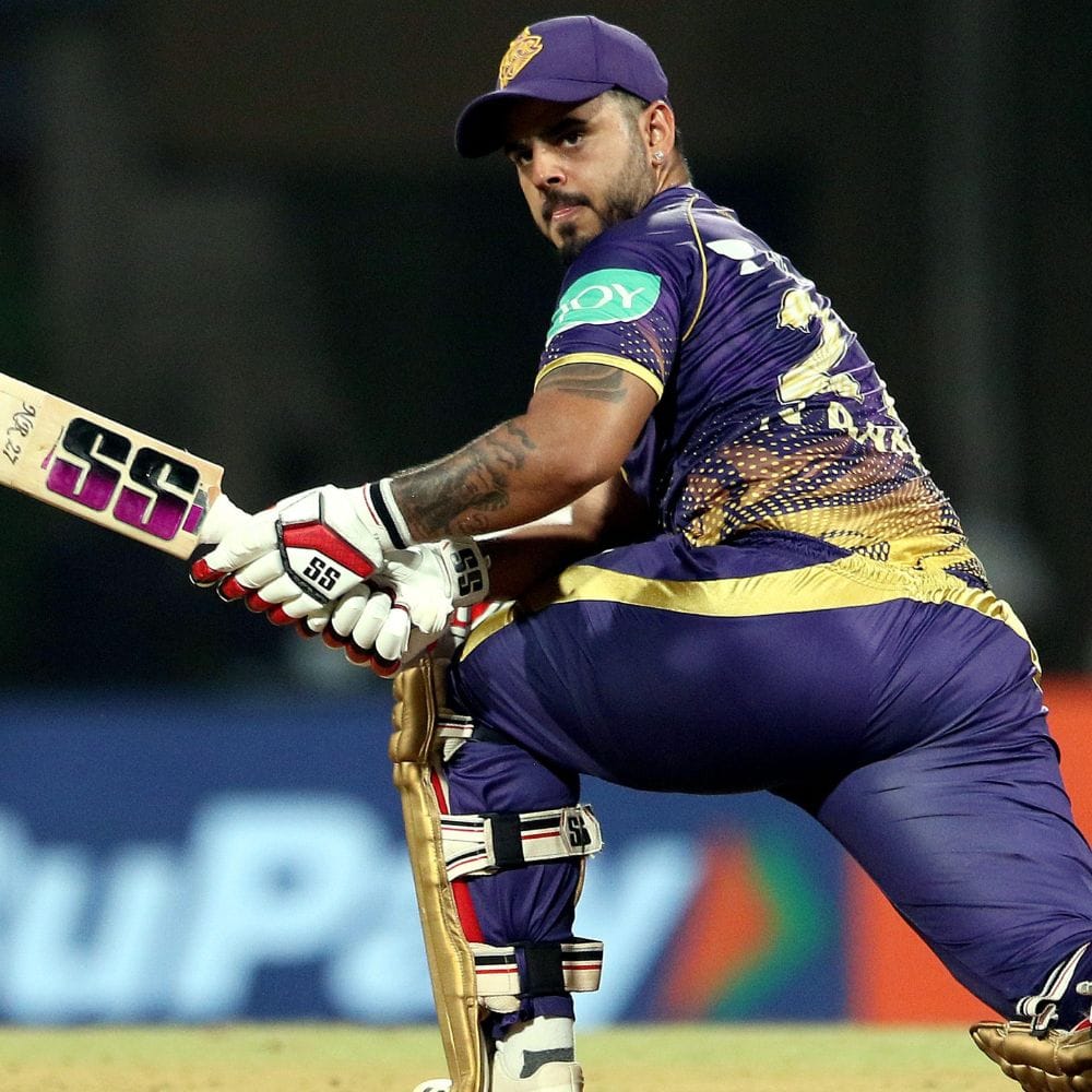 নীতীশ রানা - নাইটদের টপ অর্ডারকে ভরসা দিতে হলে ক্যাপ্টেন নীতীশ রানাকে আরও বেশি দায়িত্ব নিতে হবে। পঞ্জাব কিংসের বিরুদ্ধে প্রথম ম্যাচে ১৭ বলে ২৪ রান করেছিলেন তিনি। আরসিবির বিরুদ্ধে জয়ের জন্য ব্যাট হাতে রানাকে বড় ইনিংস খেলতে হবে। হর্ষল-সিরাজদের বিরুদ্ধে নীতীশদের ব্যাট জ্বলে উঠলে কেকেআর স্কোরবোর্ডে বড় রান তুলে দিতে পারবে।