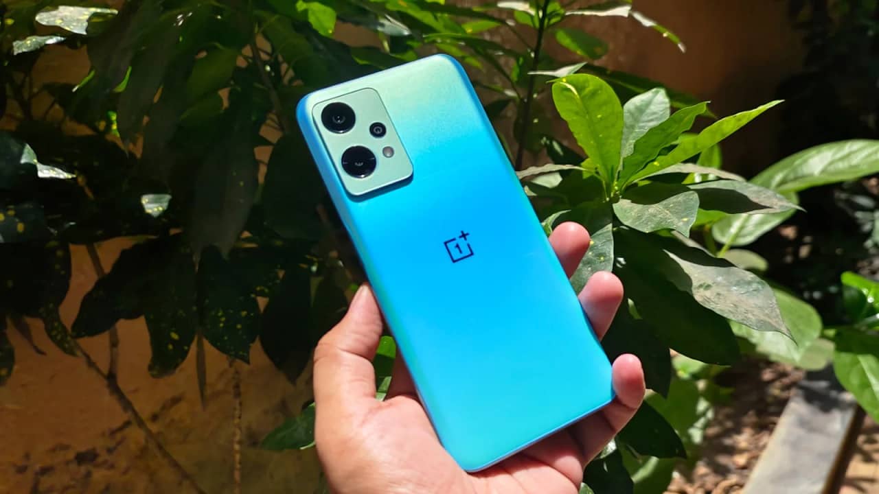 এই OnePlus ফোনের দাম 19,999 টাকা, তবে আপনার জন্য এখন মাত্র 1,299 টাকায়
