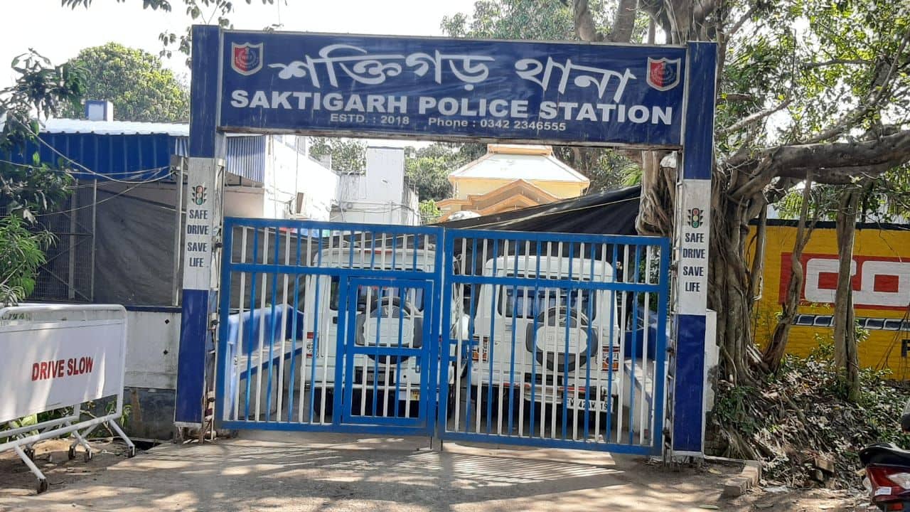 Raju Jha Murder Case: ৩ দিন পর ঘটনাস্থলে! লোকচক্ষু এড়াতে ত্রিপল টাঙিয়ে নমুনা সংগ্রহ করল ফরেনসিক টিম