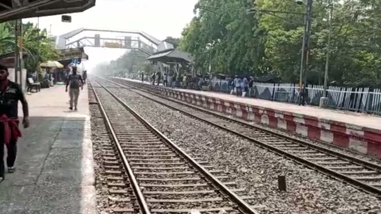 Hasnabad Train: শিয়ালদহ-হাসনাবাদ শাখায় শুরু ডাবল লাইনের কাজ, সোম থেকে ২ দিন বন্ধ ট্রেন চলাচল