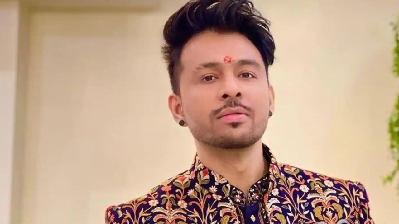 Tony Kakkar: মায়ের ঠোঁটে চুম্বন, টনি কক্করের ভিডিয়ো ভাইরাল হতেই নিন্দার ঝড়