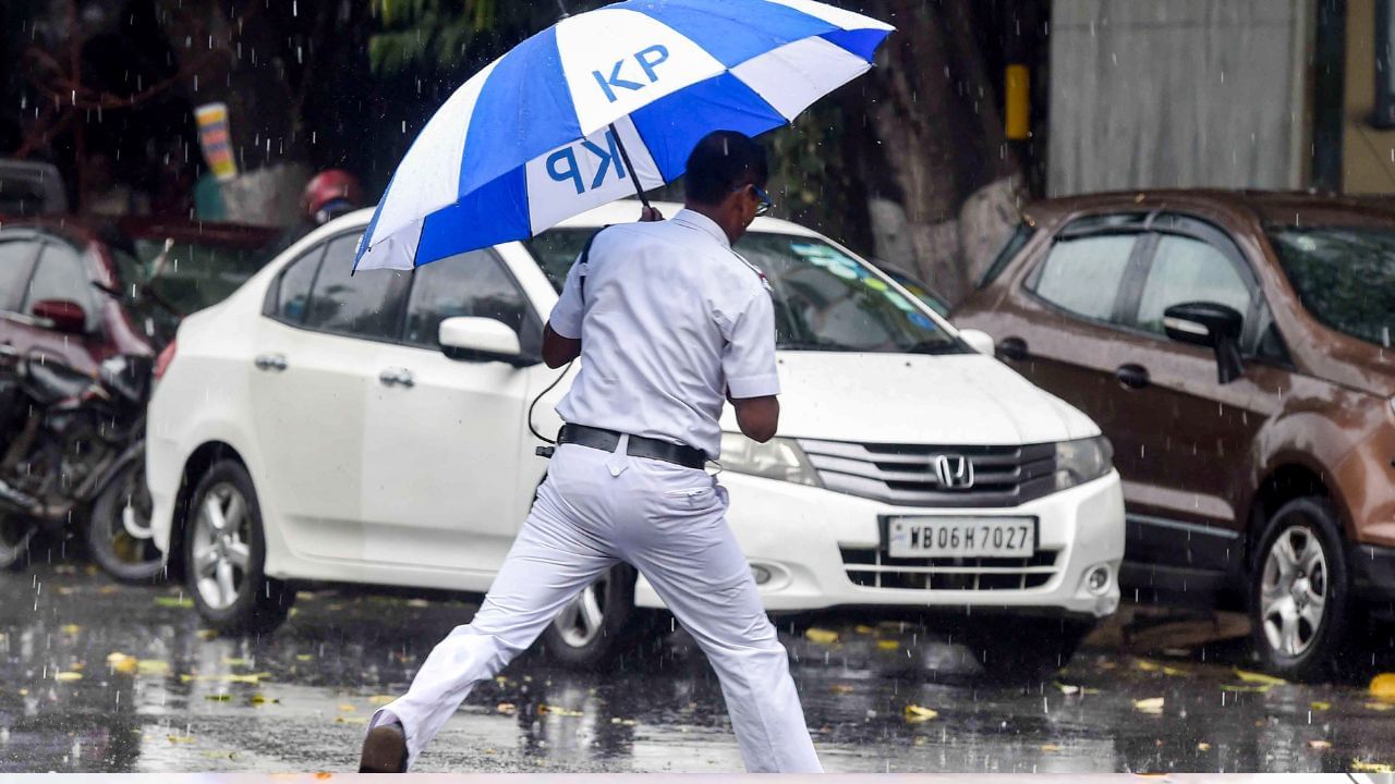 Weather Update: ঝেঁপে নয়, মেপে বৃষ্টি হল কলকাতায়, বাকি জেলার কী খবর?