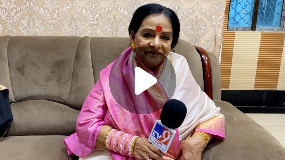 Singer Prabhati Mukherjee সঙ্গীতের প্রতি সোহাগ আর আদরে কেটে গেল ৬০টা