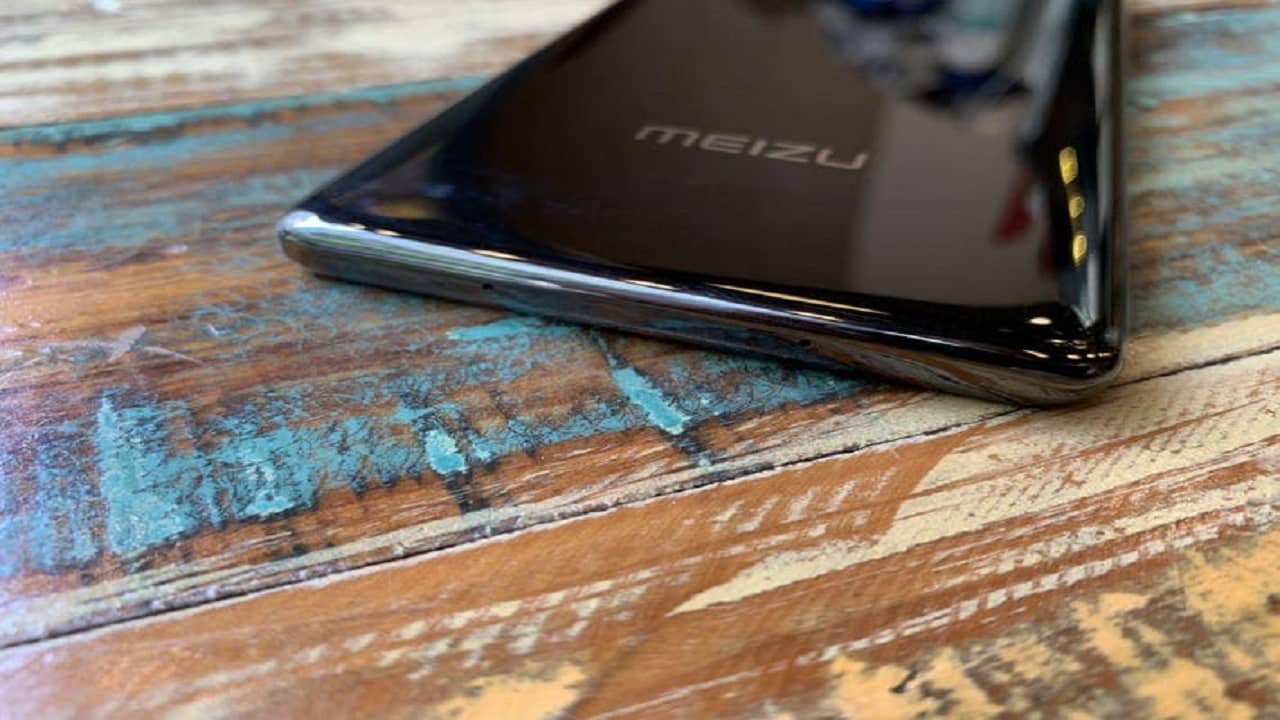 Meizu Zero: বিশ্বের প্রথম স্মার্টফোন যাতে একটাও ছিদ্র ও বাটন নেই, চার্জিং-হেডফোন জ্যাক গোঁজা হয় কীভাবে?