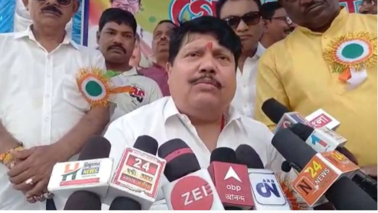 Arjun Singh: চুরি দেখলে সোশ্যাল মিডিয়ায় পোস্ট করুন, কাকে নিশানা করে বার্তা অর্জুনের